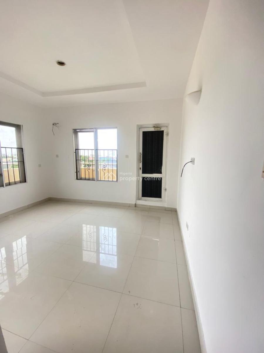 Spacious 3 Bedroom Apartment with Bq and Swimming Pool, Lekki Phase 1, Lekki, Lagos, Flat / Apartment for Rent
