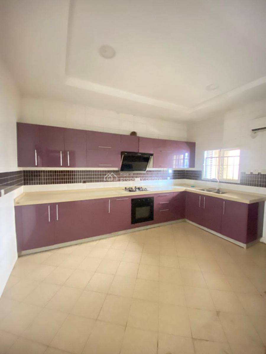 Spacious 3 Bedroom Apartment with Bq and Swimming Pool, Lekki Phase 1, Lekki, Lagos, Flat / Apartment for Rent