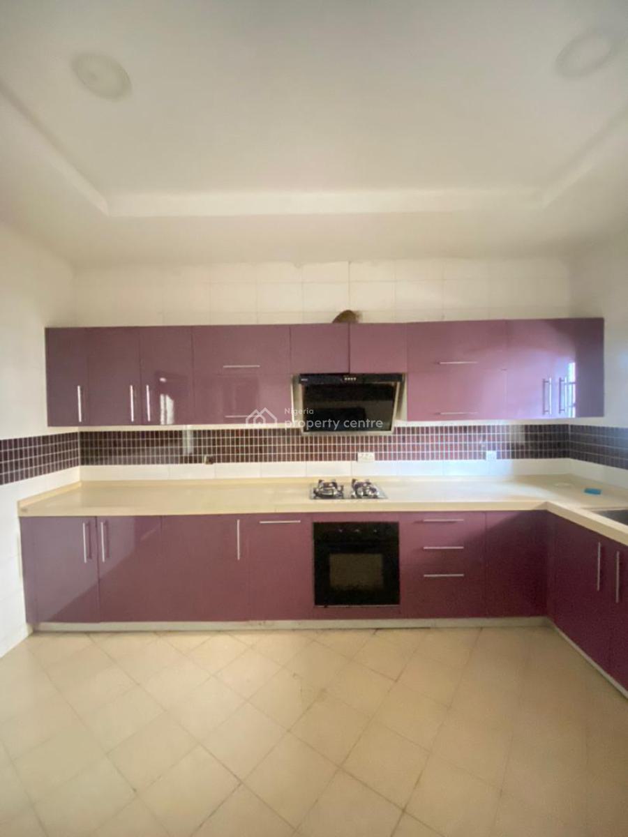 Spacious 3 Bedroom Apartment with Bq and Swimming Pool, Lekki Phase 1, Lekki, Lagos, Flat / Apartment for Rent