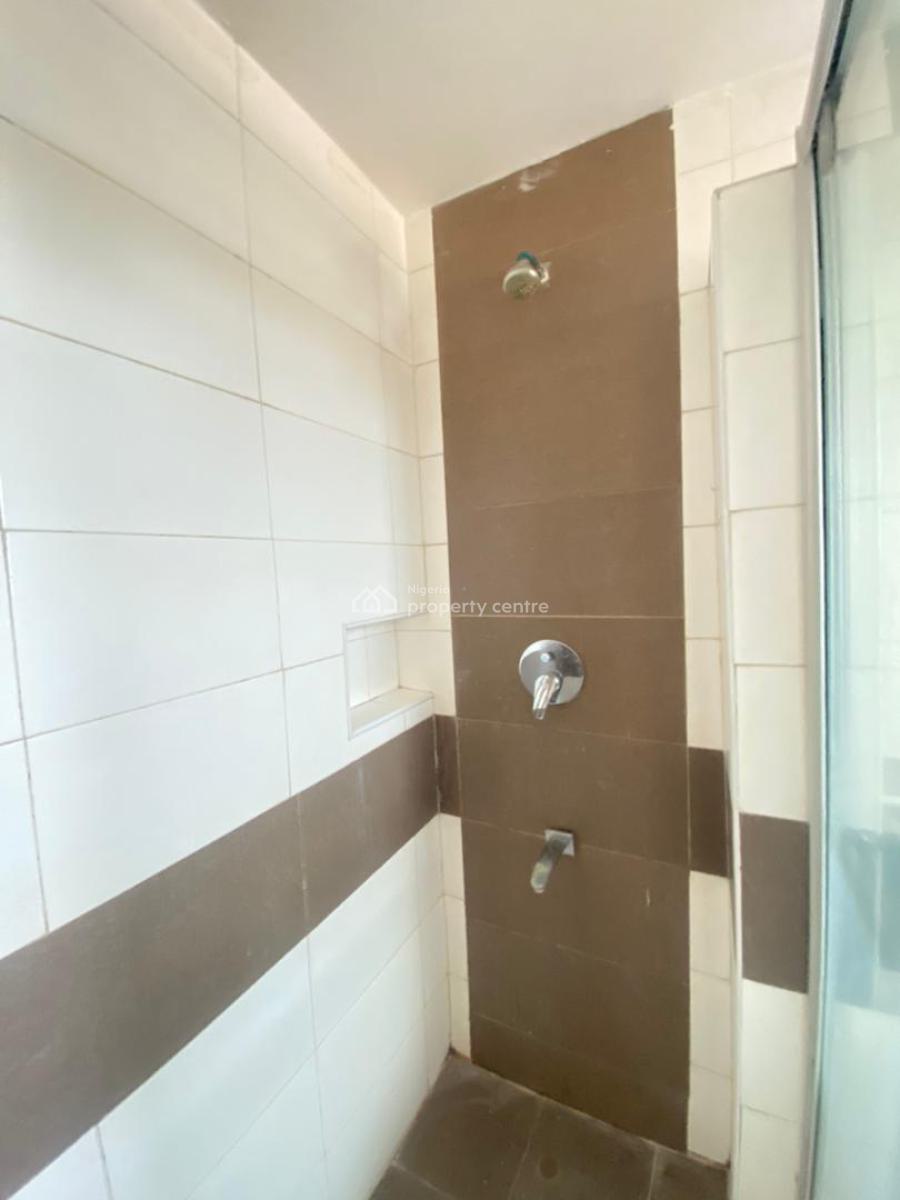 Spacious 3 Bedroom Apartment with Bq and Swimming Pool, Lekki Phase 1, Lekki, Lagos, Flat / Apartment for Rent