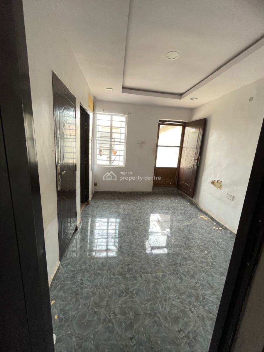 a Spacious and Comfortable Mini Flat, Gra Phase 1, Magodo, Lagos, Mini Flat (room and Parlour) for Rent