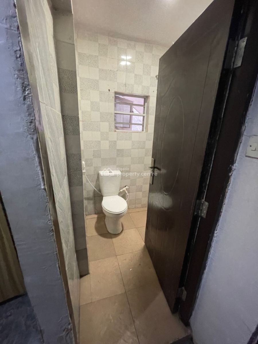 a Spacious and Comfortable Mini Flat, Gra Phase 1, Magodo, Lagos, Mini Flat (room and Parlour) for Rent