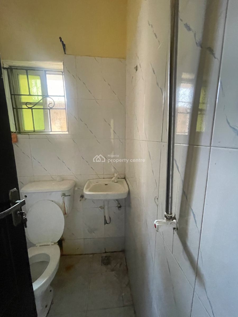 a Well Renovated 2 Bedroom Apartment, Off Mobil Road, Ilaje, Ajah, Lagos, Flat / Apartment for Rent
