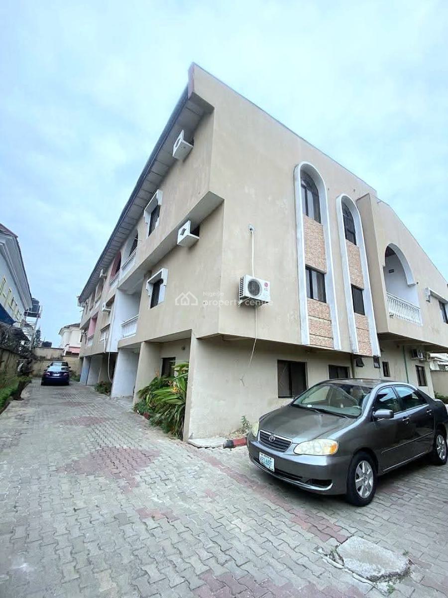 Spacious 4 Bedroom Terrace Duplex, Lekki Phase 1, Lekki, Lagos, Office Space for Rent
