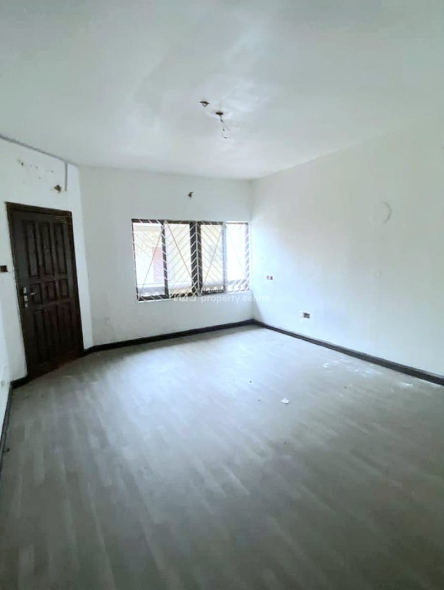 Spacious 4 Bedroom Terrace Duplex, Lekki Phase 1, Lekki, Lagos, Office Space for Rent