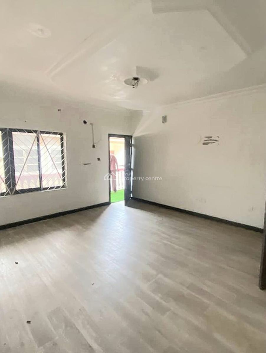 Spacious 4 Bedroom Terrace Duplex, Lekki Phase 1, Lekki, Lagos, Office Space for Rent