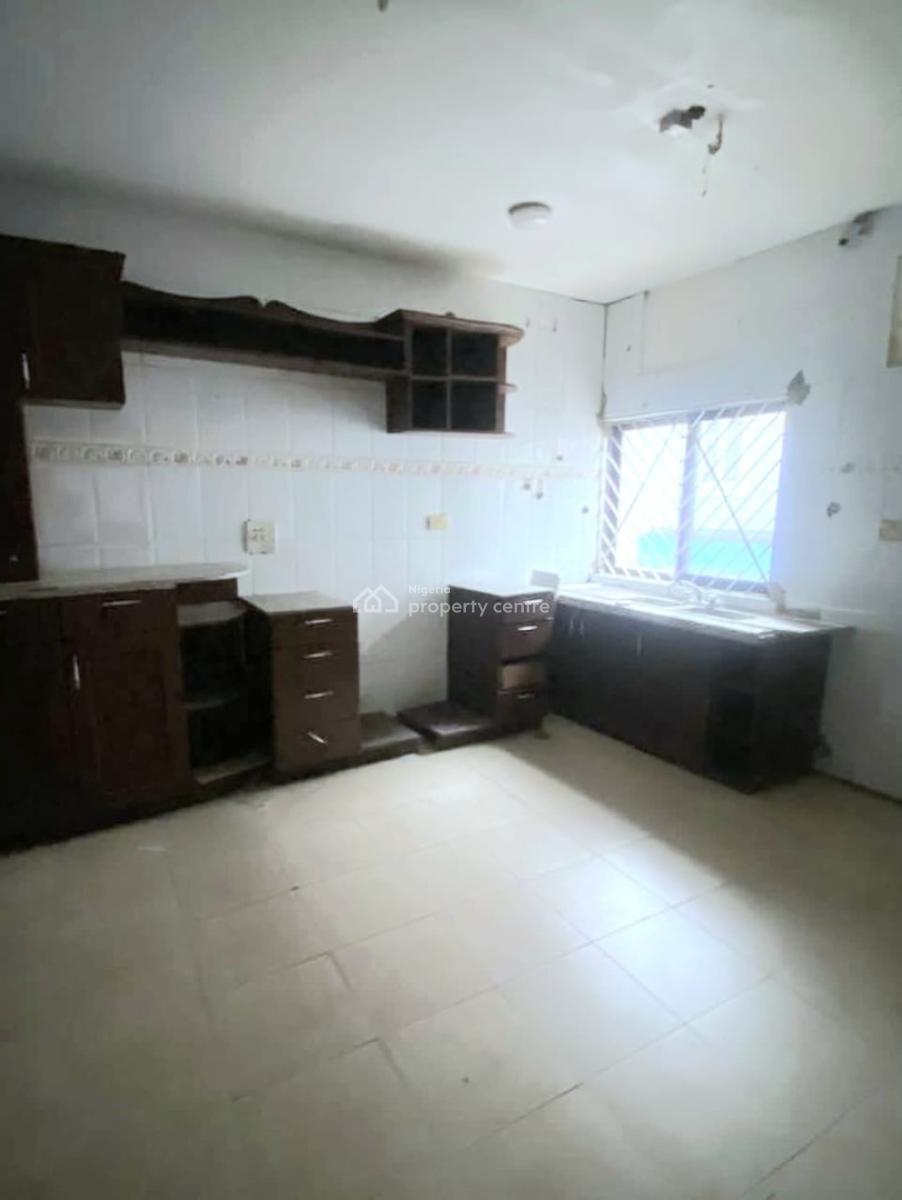 Spacious 4 Bedroom Terrace Duplex, Lekki Phase 1, Lekki, Lagos, Office Space for Rent