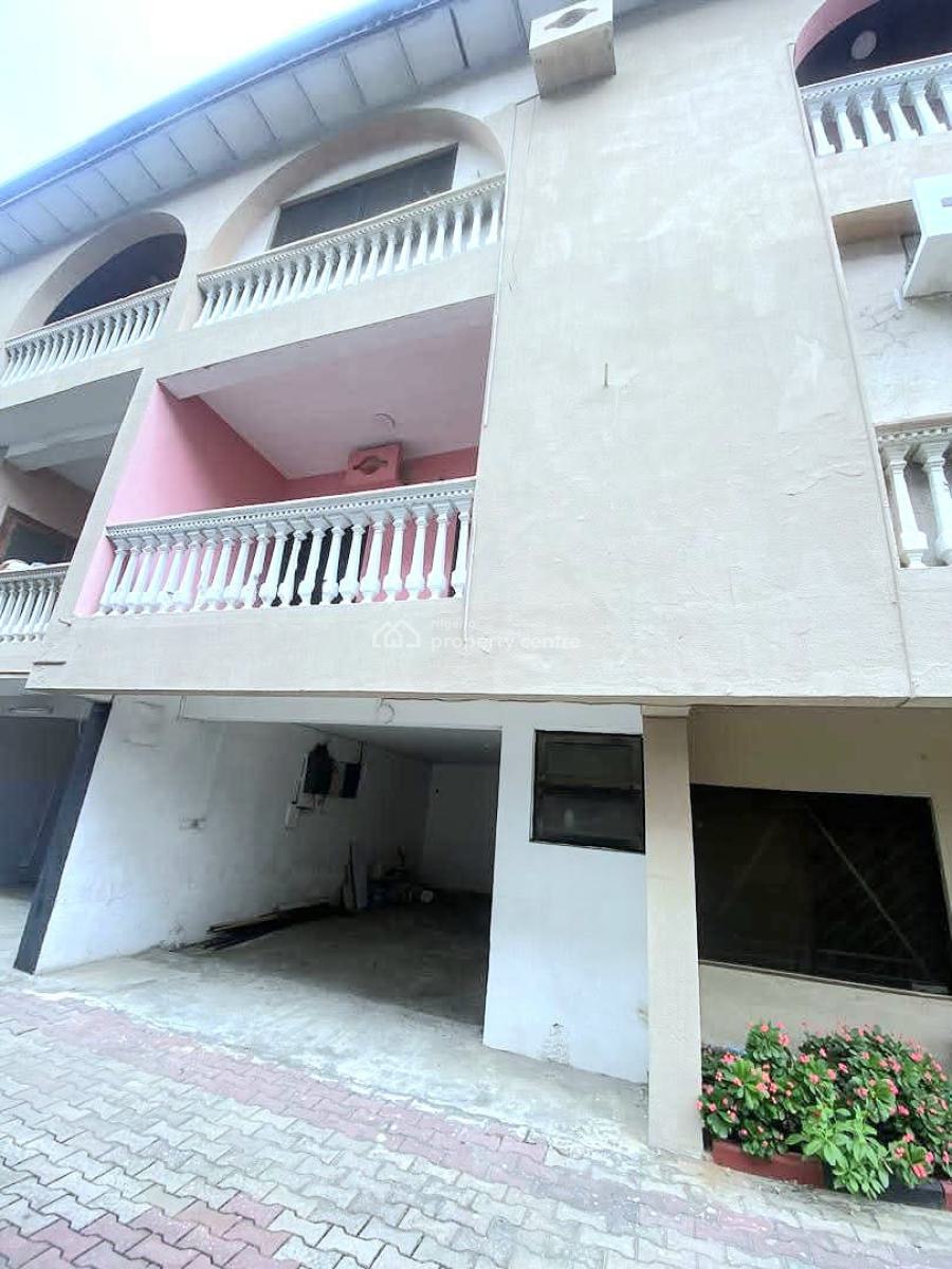 Spacious 4 Bedroom Terrace Duplex, Lekki Phase 1, Lekki, Lagos, Office Space for Rent