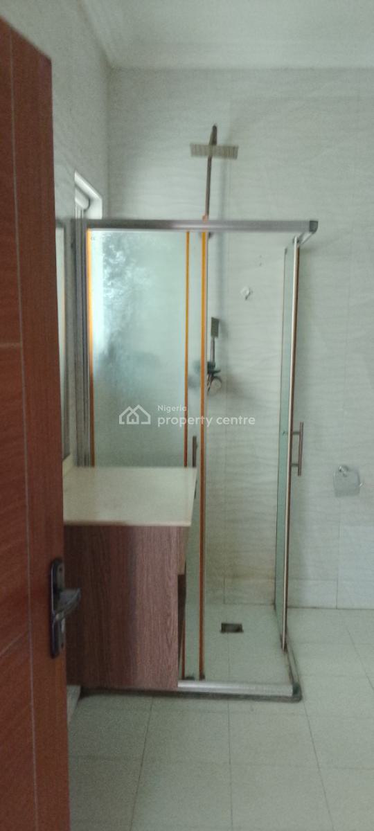 a Luxurious and Spacious Matter Bedroom Room, Chevron Drive, Chevy View Estate, Lekki, Lagos, Self Contain (single Rooms) for Rent