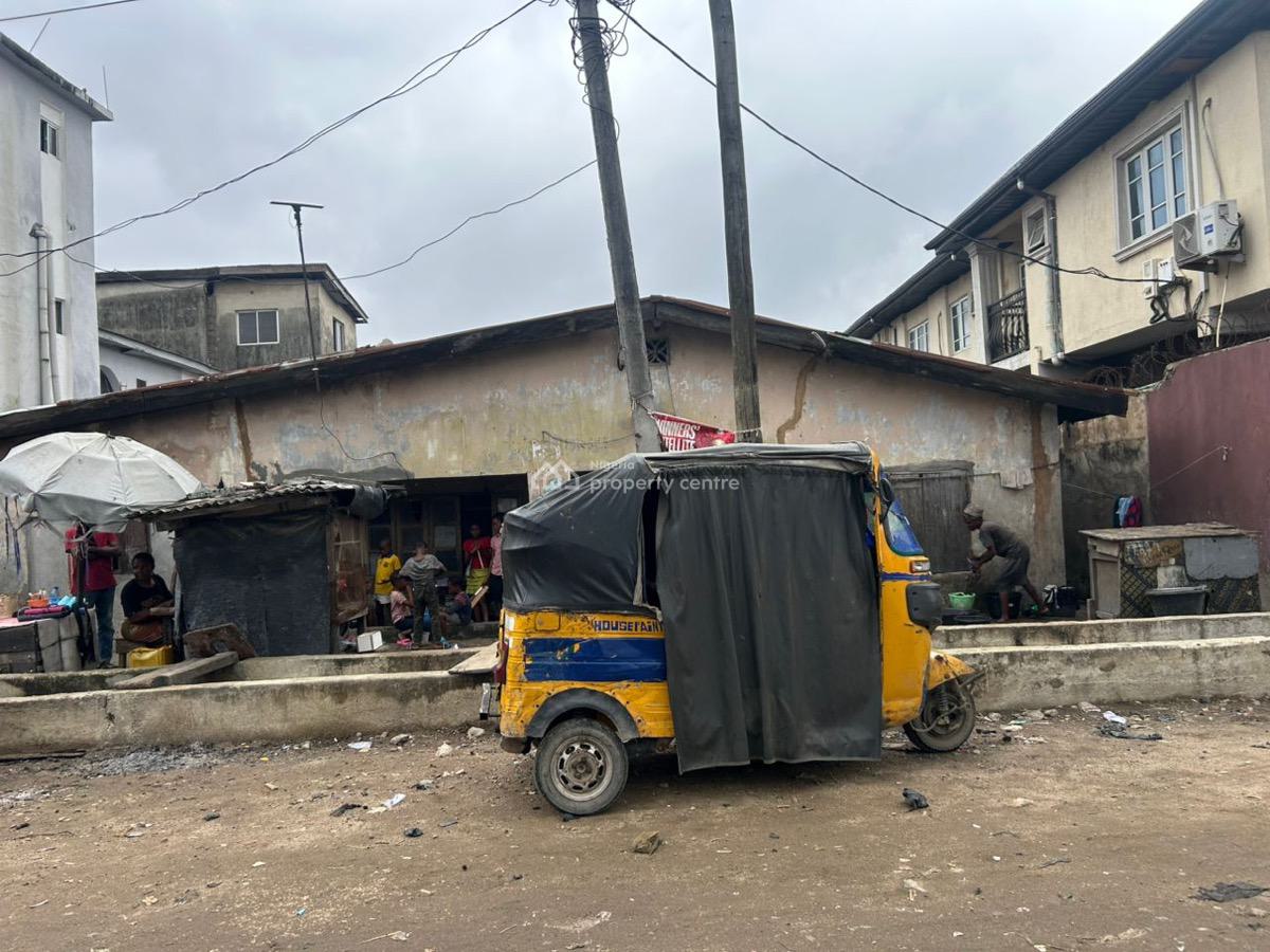 Demolishable Bungalow on a Full Plot of Land, Off Karounwi Juncture/ Oredola Street, Itire-ikate, Surulere, Lagos, Detached Bungalow for Sale