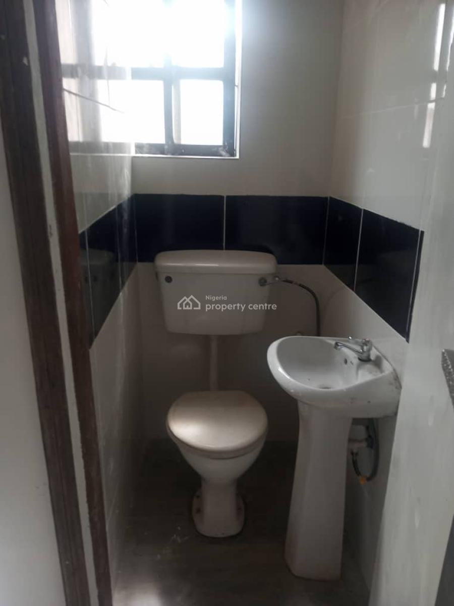 Well Maintained 3 Bedroom Office Space, Off Admiralty Way, Lekki Phase 1, Lekki, Lagos, Office Space for Rent