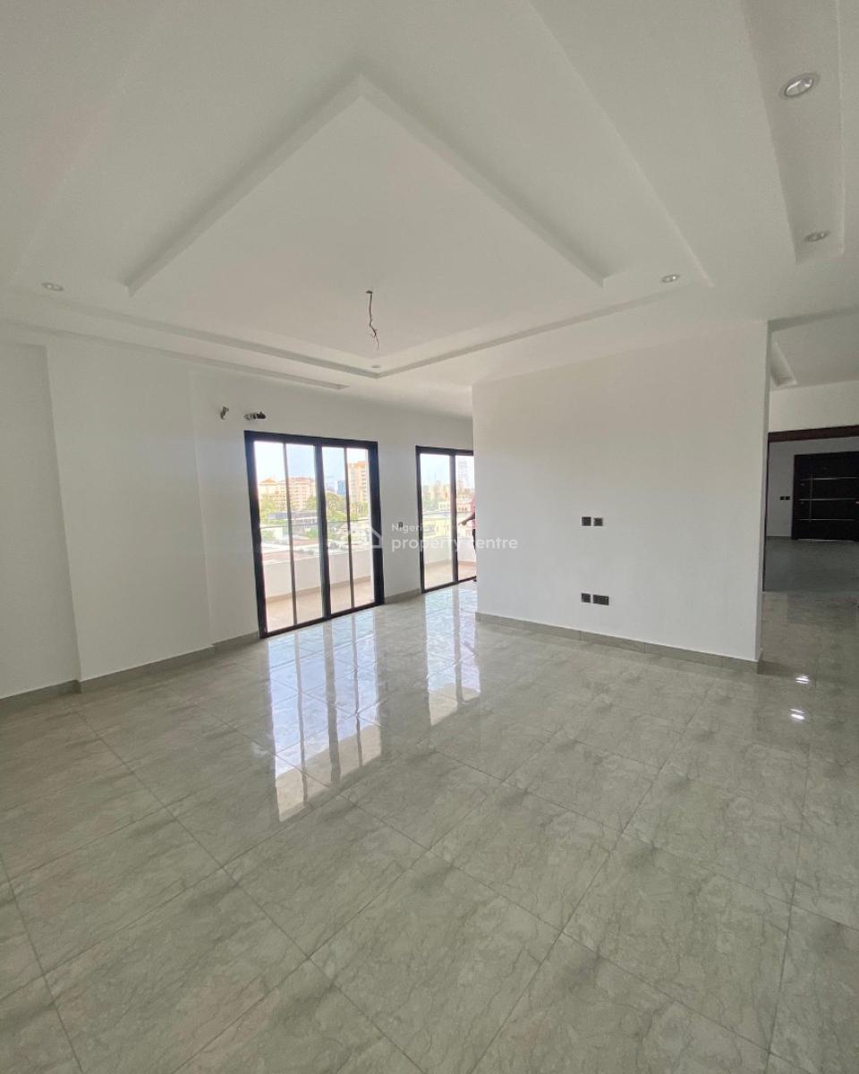 Aesthetically Pleasing 4 Bedroom Apartment with Swimming Pool and Gym, Ikoyi, Lagos, Block of Flats for Sale