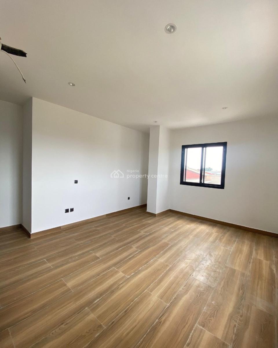 Aesthetically Pleasing 4 Bedroom Apartment with Swimming Pool and Gym, Ikoyi, Lagos, Block of Flats for Sale