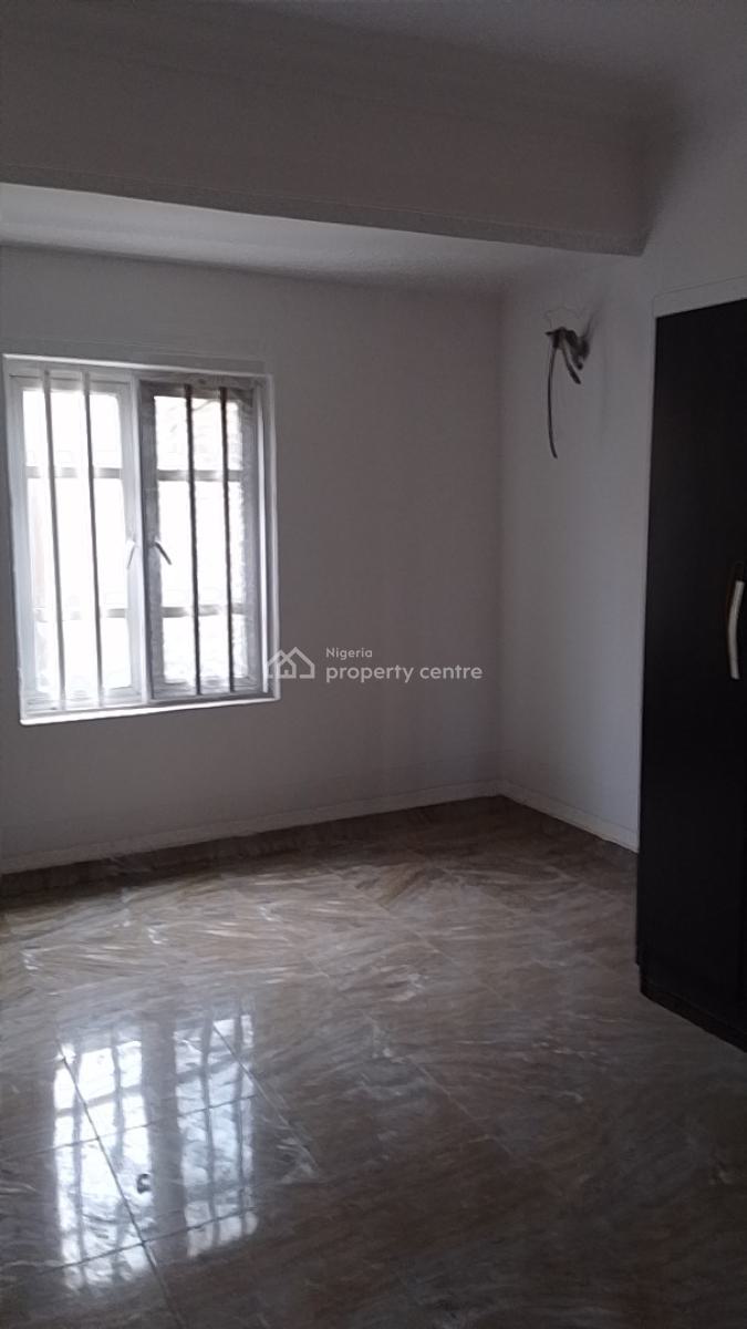 Recently Renovated 5 Bedroom Terrace Duplex with Good Access Road, Ajah, Lagos, Terraced Duplex for Rent