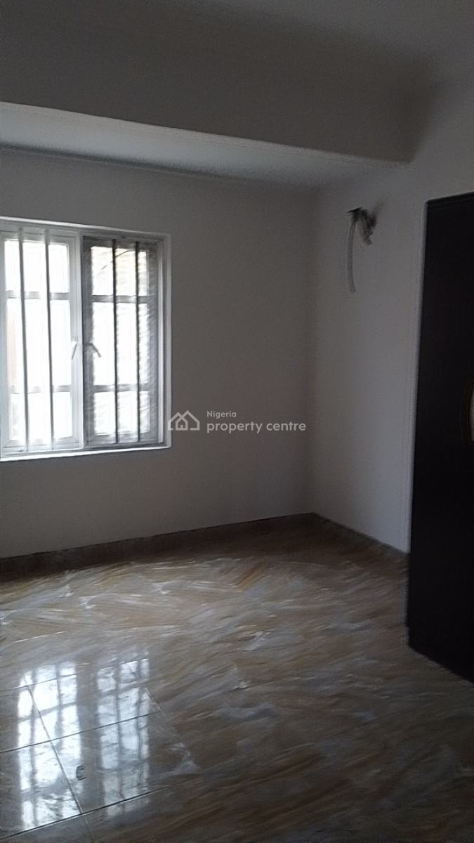 Recently Renovated 5 Bedroom Terrace Duplex with Good Access Road, Ajah, Lagos, Terraced Duplex for Rent