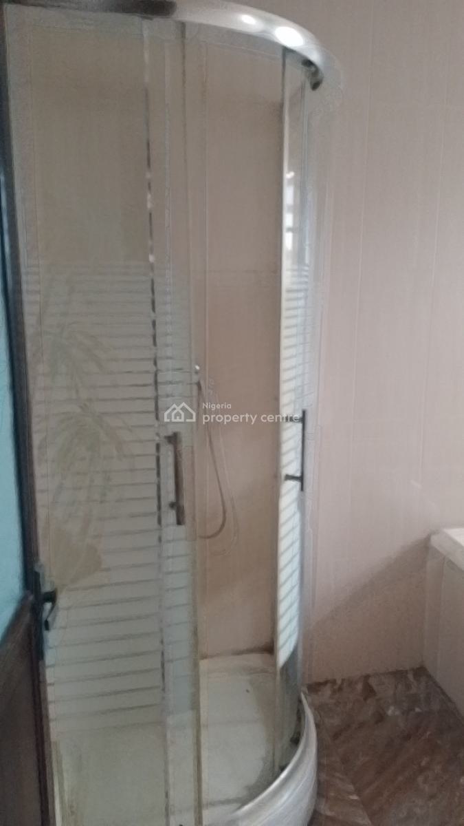 Recently Renovated 5 Bedroom Terrace Duplex with Good Access Road, Ajah, Lagos, Terraced Duplex for Rent