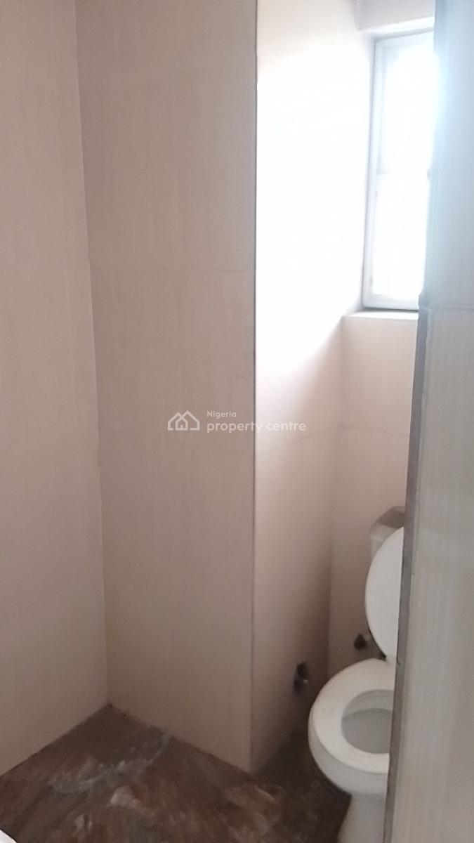 Recently Renovated 5 Bedroom Terrace Duplex with Good Access Road, Ajah, Lagos, Terraced Duplex for Rent