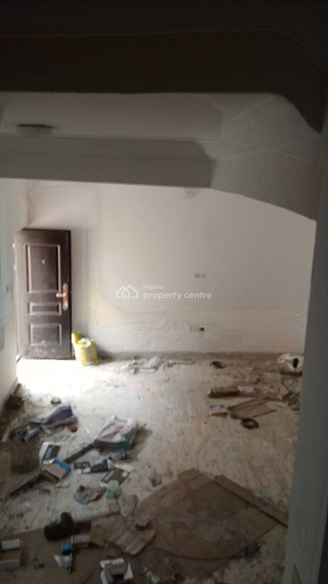 Recently Renovated 5 Bedroom Terrace Duplex with Good Access Road, Ajah, Lagos, Terraced Duplex for Rent