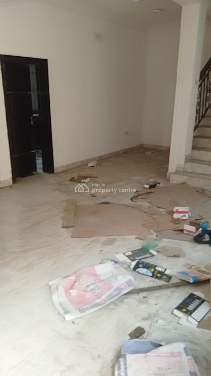 Recently Renovated 5 Bedroom Terrace Duplex with Good Access Road, Ajah, Lagos, Terraced Duplex for Rent