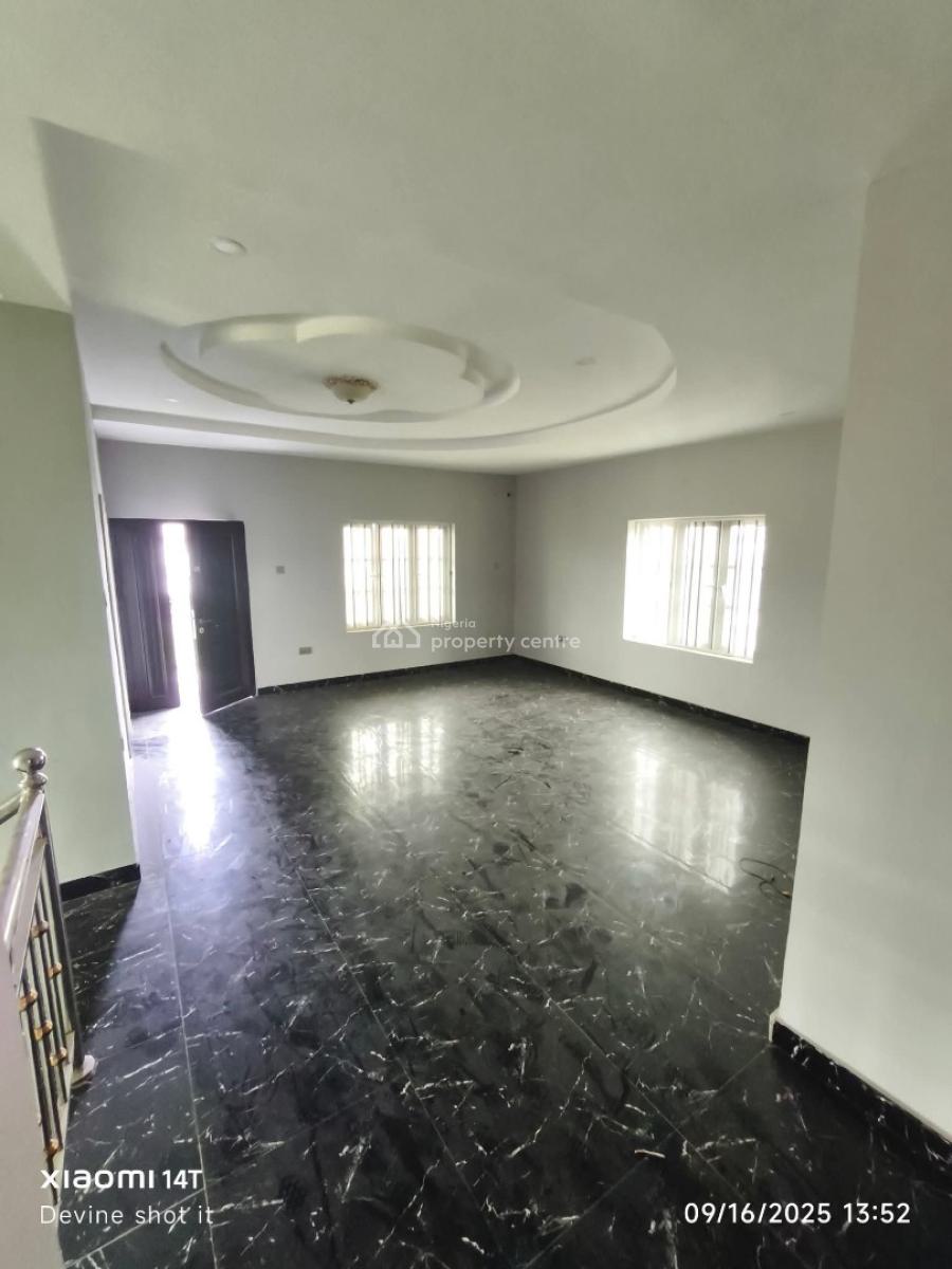 Well Renovated 4 Bedroom Detached Duplex, Crown Estate, Sangotedo, Ajah, Lagos, Detached Duplex for Sale