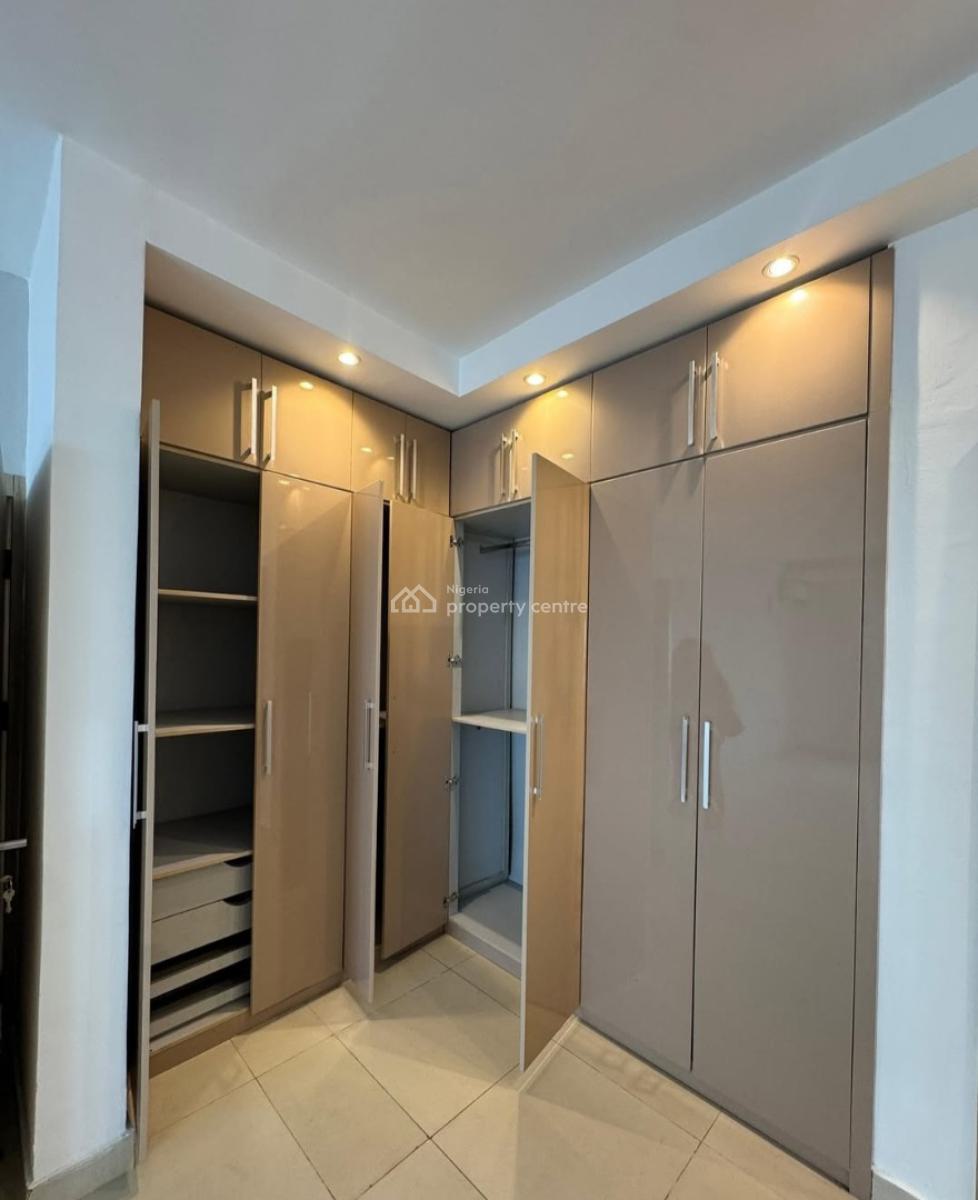 Serviced with 24/7 Power Supply 3 Bedroom En-suite Flat with Fitted Ki, Ikoyi, Lagos, Flat / Apartment for Rent