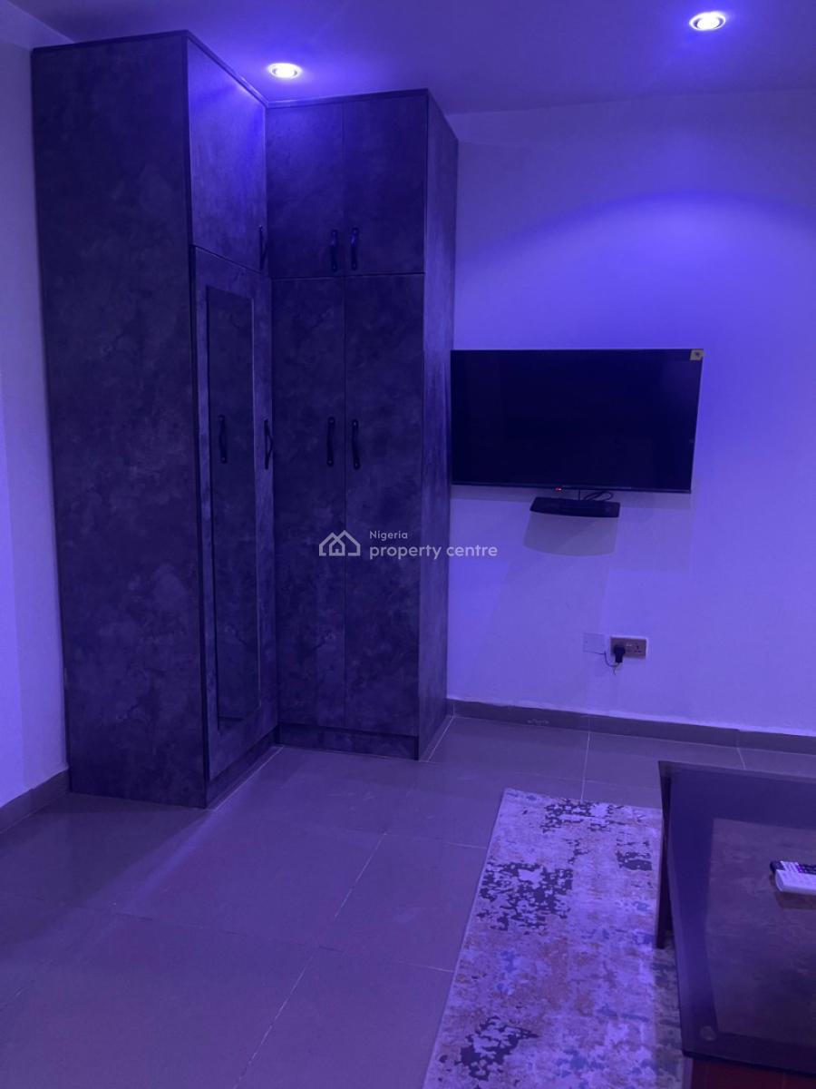 Comfortable Single Room, Off Lake Chad Street, Maitama District, Abuja, Flat / Apartment Short Let