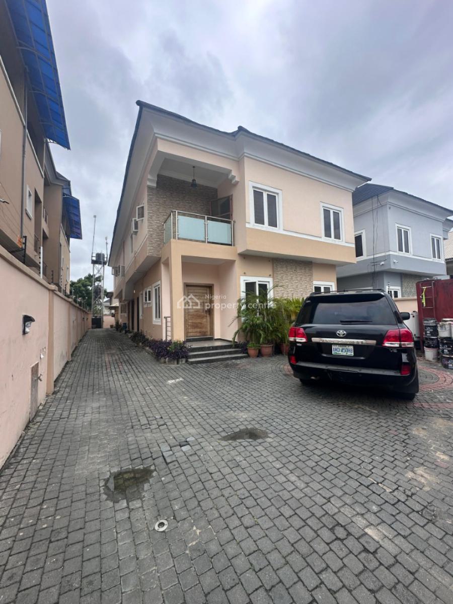 Renovated 3 Bedroom En-suite Apartment with Bq in Lekki Phase 1, Lekki Phase 1, Lekki, Lagos, Terraced Bungalow for Rent