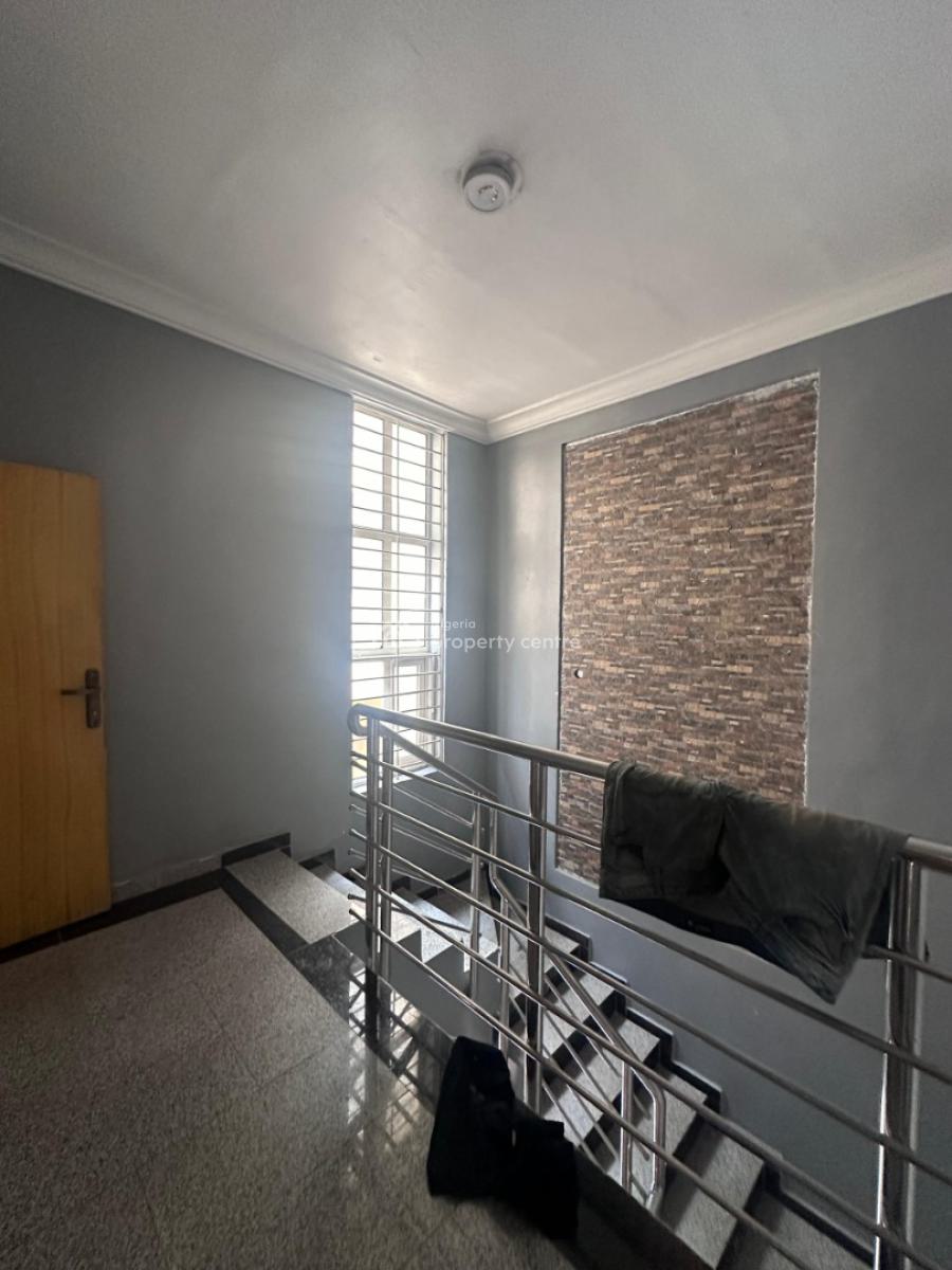 Renovated 3 Bedroom En-suite Apartment with Bq in Lekki Phase 1, Lekki Phase 1, Lekki, Lagos, Terraced Bungalow for Rent