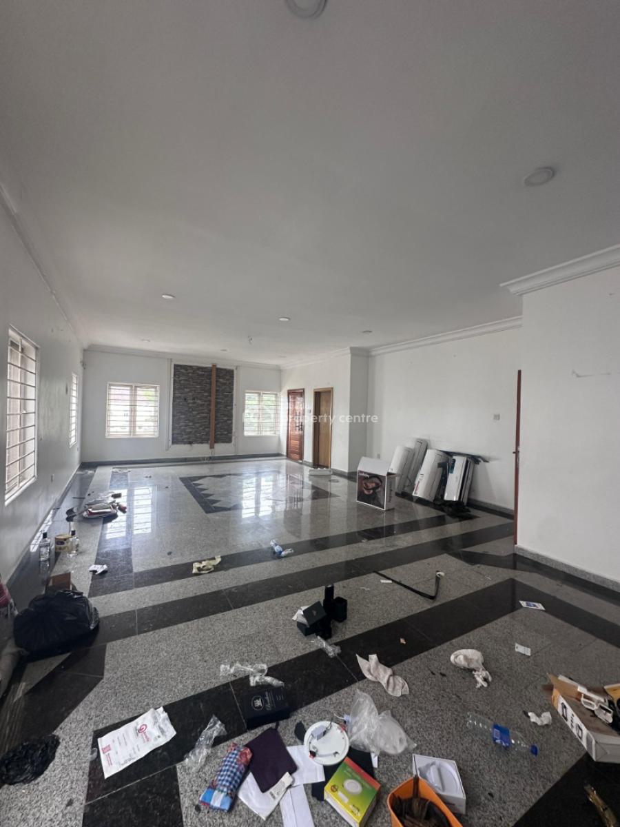 Renovated 3 Bedroom En-suite Apartment with Bq in Lekki Phase 1, Lekki Phase 1, Lekki, Lagos, Terraced Bungalow for Rent