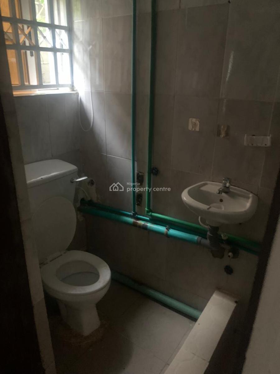 Decent and Spacious 2 Bedroom, Gbagada Phase 1, Gbagada, Lagos, Flat / Apartment for Rent