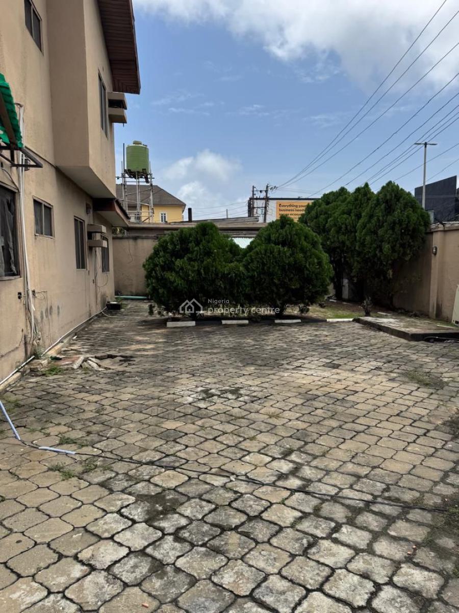 Corner Piece 4bedroom Semi Detached House with Mini Flat Bq at Lekki, in a Very Secure Estate at Lekki Phase 1, Lekki Phase 1, Lekki, Lagos, Semi-detached Duplex for Rent