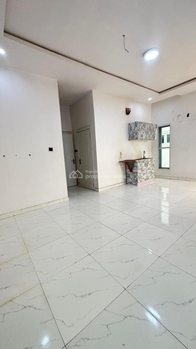 Luxury and Large Master Bedroom with Kitchen, Chevron, Lekki, Lagos, Self Contain (single Rooms) for Rent