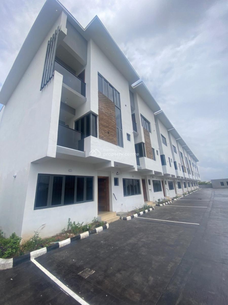 4-bedroom Duplex with Gym, Pool & Good Water Supply, Lekki Phase 1, Lekki, Lagos, Terraced Duplex for Rent
