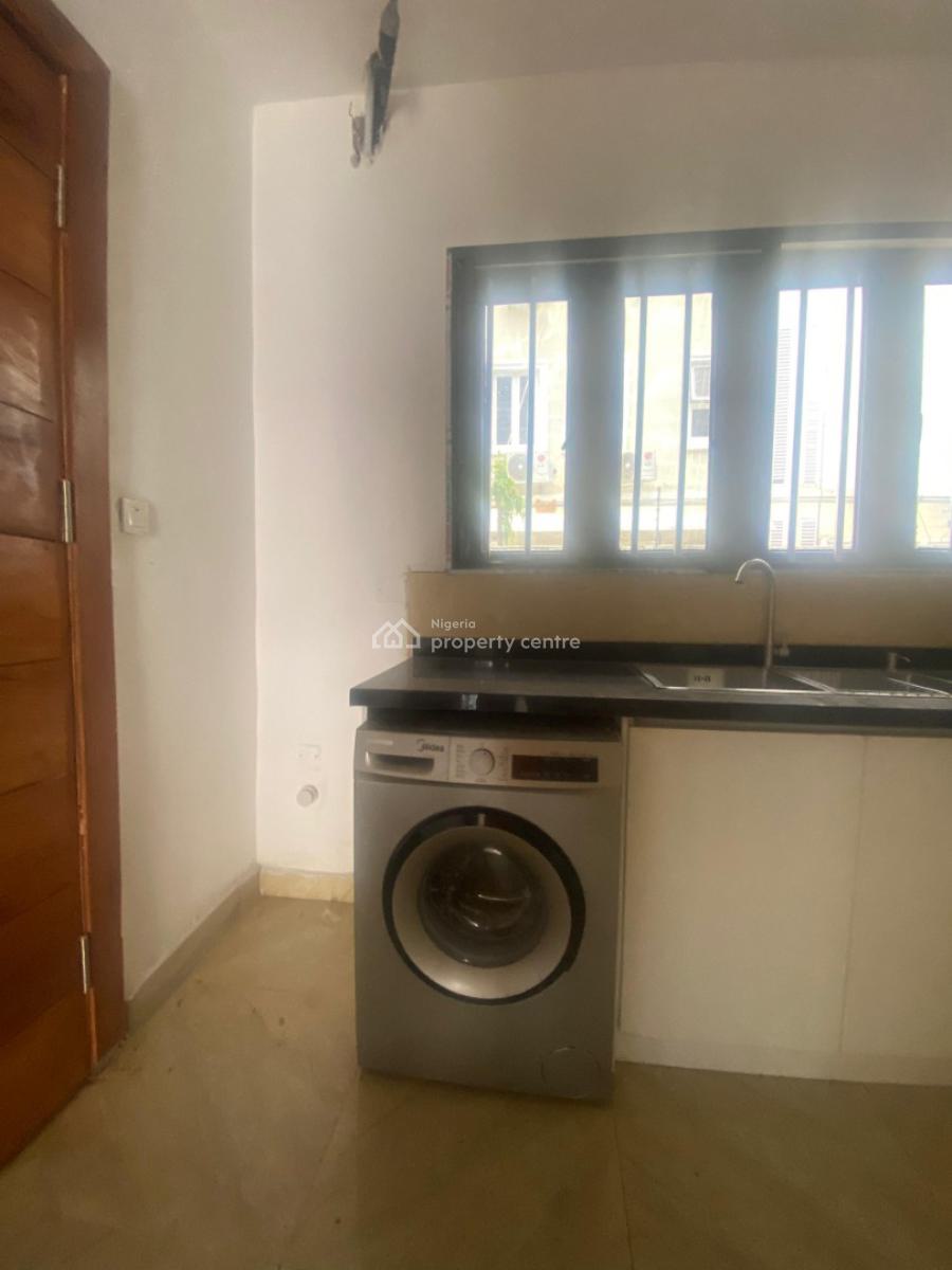 4-bedroom Duplex with Gym, Pool & Good Water Supply, Lekki Phase 1, Lekki, Lagos, Terraced Duplex for Rent
