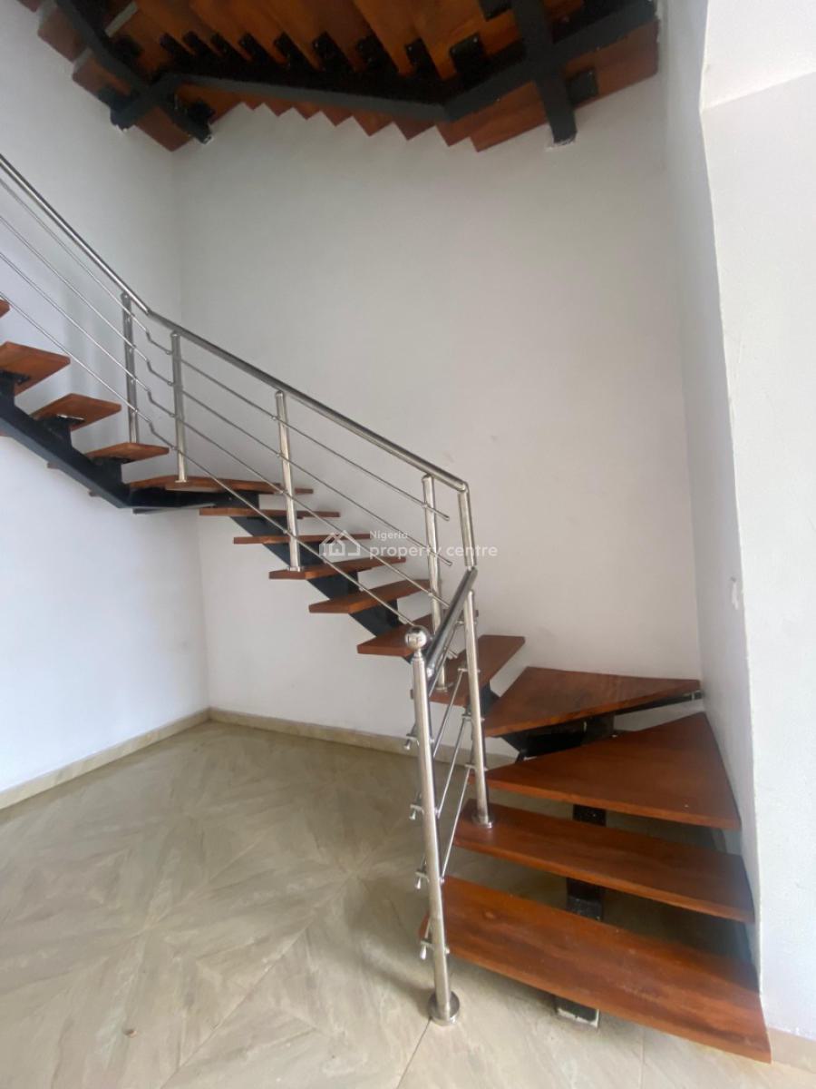 4-bedroom Duplex with Gym, Pool & Good Water Supply, Lekki Phase 1, Lekki, Lagos, Terraced Duplex for Rent