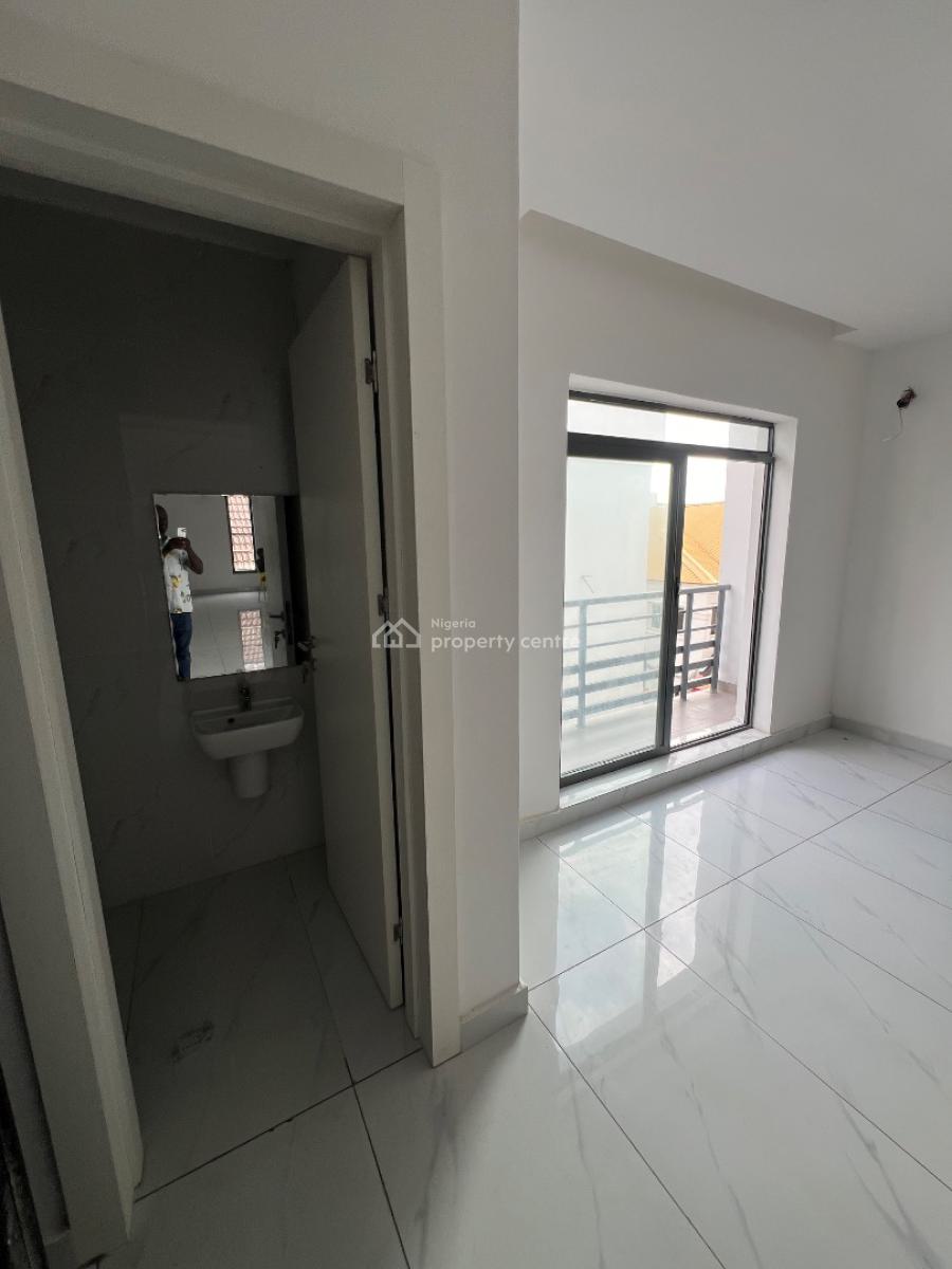 Fully Serviced Super Luxury 3-bedroom Flat with 24/7 Electricity, Etc, Lekki Phase 1, Lekki, Lagos, Flat / Apartment for Rent
