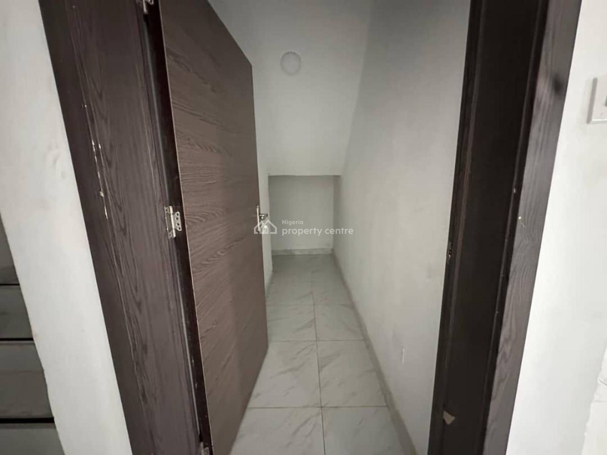 4 Bedroom Terrace Duplex, Neatly Built 4 Bedroom Terrace Duplex in a Secured Estate, Sangotedo, Ajah, Lagos, Terraced Duplex for Sale