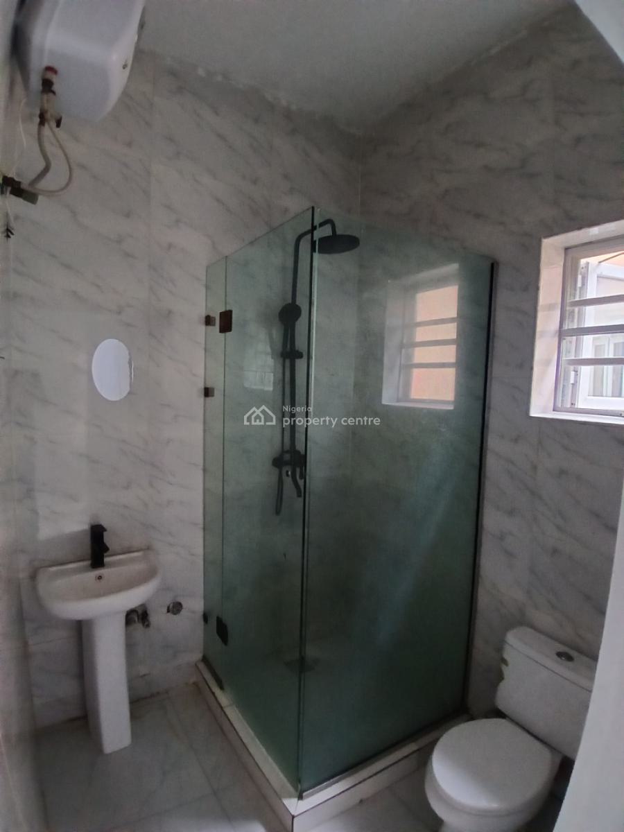 a Room Upstairs in a Shared Apartment, Chevy View Estate, Chevron-lekki, Lekki, Lagos, Flat / Apartment for Rent