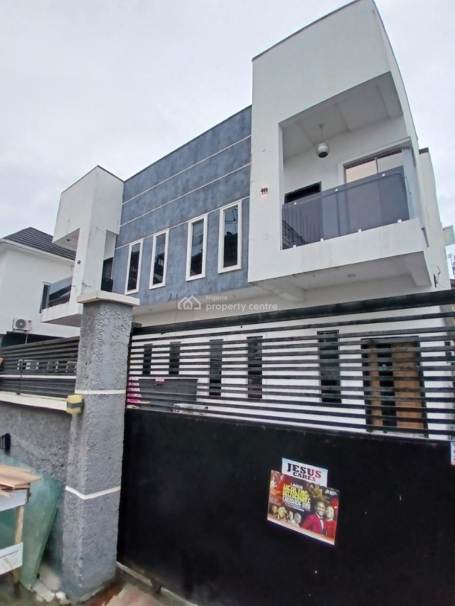 a Room Upstairs in a Shared Apartment, Chevy View Estate, Chevron-lekki, Lekki, Lagos, Flat / Apartment for Rent