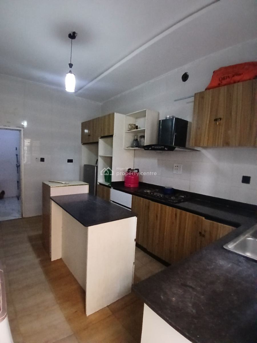 a Room Upstairs in a Shared Apartment, Chevy View Estate, Chevron-lekki, Lekki, Lagos, Flat / Apartment for Rent