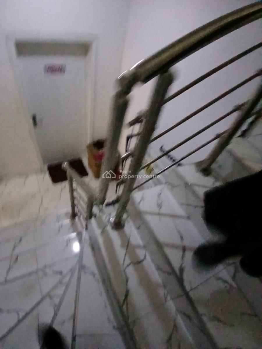 a Room Upstairs in a Shared Apartment, Chevy View Estate, Chevron-lekki, Lekki, Lagos, Flat / Apartment for Rent