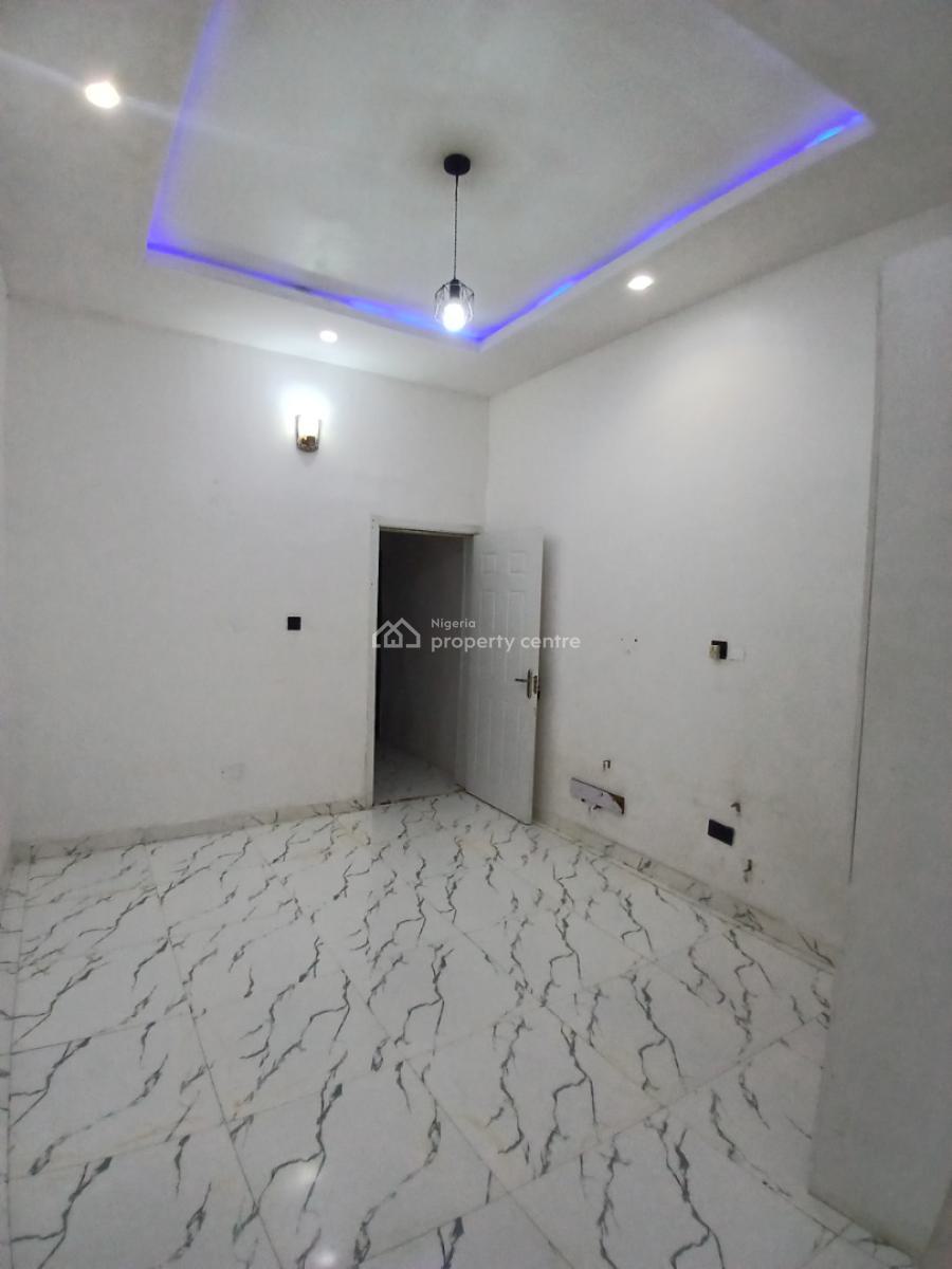 a Room Upstairs in a Shared Apartment, Chevy View Estate, Chevron-lekki, Lekki, Lagos, Flat / Apartment for Rent