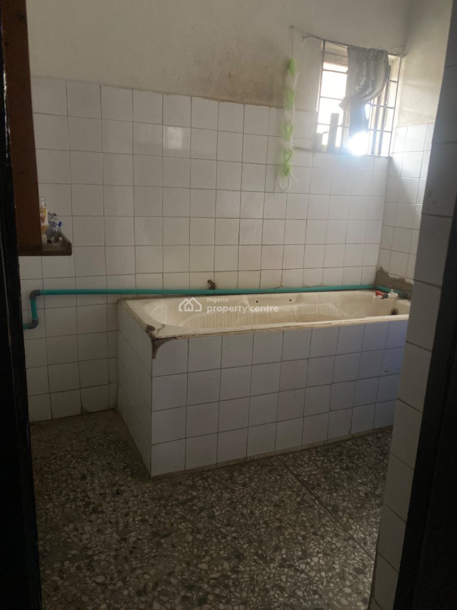 Room in a Shared Apartment, Pedro, Gbagada, Lagos, Self Contain (single Rooms) for Rent