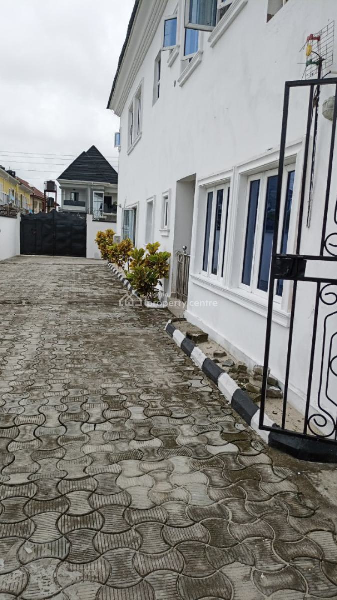 Sharp 2 Bedroom Upstairs with Pop Finishing, Prepaid Meter, Abijo Gra, Ajah, Lagos, Flat / Apartment for Rent