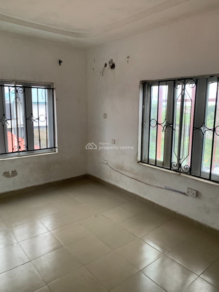 Sharp 2 Bedrooms, Upstairs with Pop Finishing, Prepaid Meter, Abijo Gra, Ajah, Lagos, Flat / Apartment for Rent