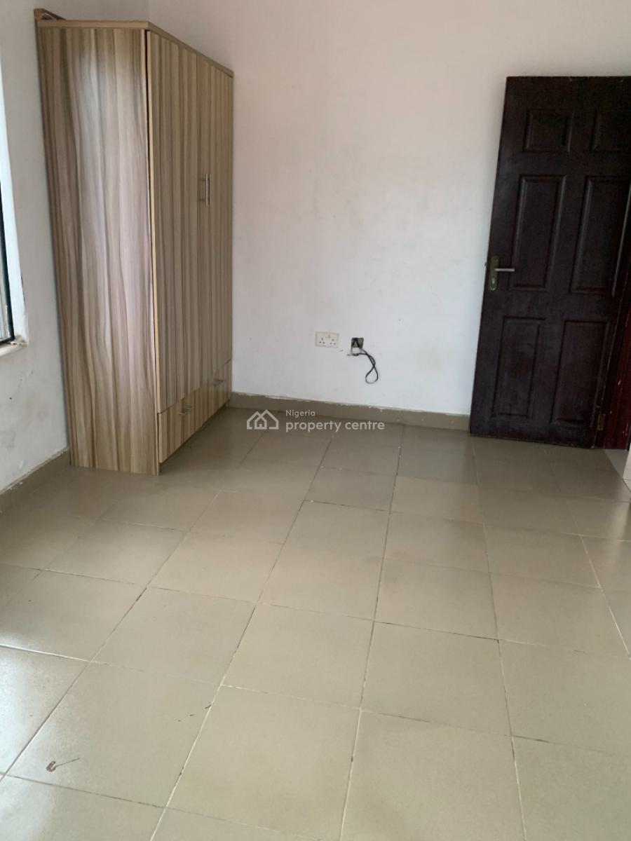 Sharp 2 Bedrooms, Upstairs with Pop Finishing, Prepaid Meter, Abijo Gra, Ajah, Lagos, Flat / Apartment for Rent