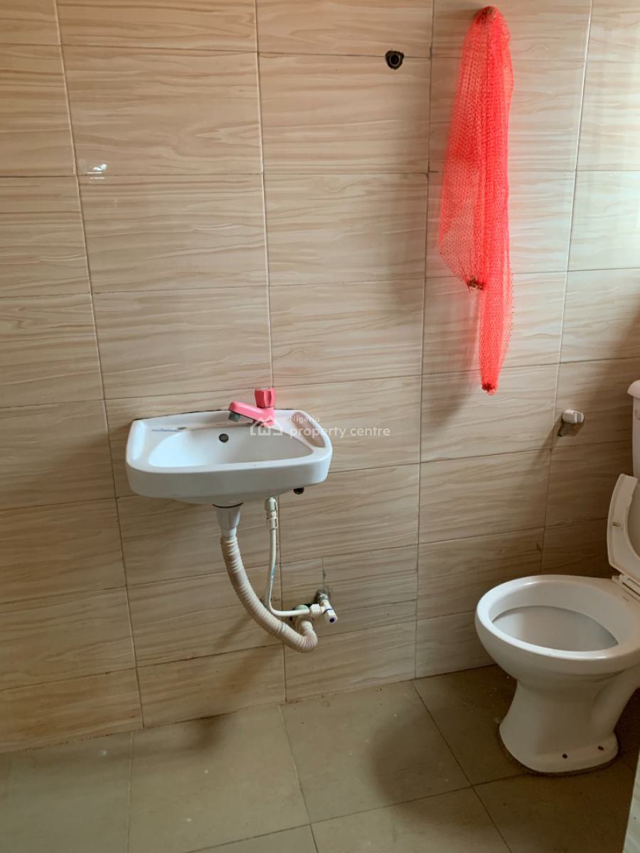 Sharp 2 Bedrooms, Upstairs with Pop Finishing, Prepaid Meter, Abijo Gra, Ajah, Lagos, Flat / Apartment for Rent