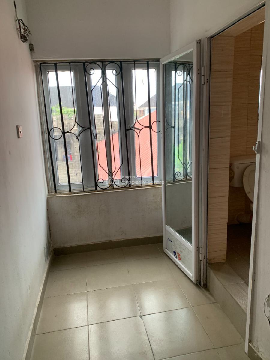 Sharp 2 Bedrooms, Upstairs with Pop Finishing, Prepaid Meter, Abijo Gra, Ajah, Lagos, Flat / Apartment for Rent