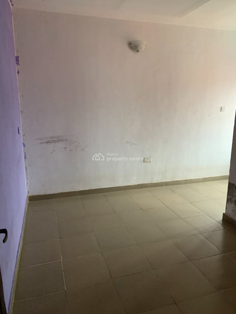 Sharp 2 Bedrooms, Upstairs with Pop Finishing, Prepaid Meter, Abijo Gra, Ajah, Lagos, Flat / Apartment for Rent