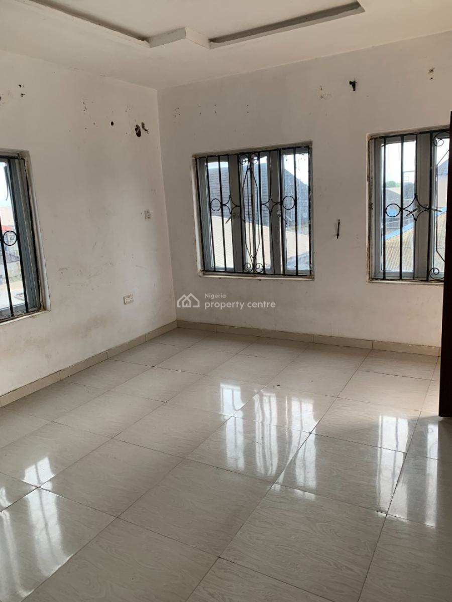 Sharp 2 Bedrooms, Upstairs with Pop Finishing, Prepaid Meter, Abijo Gra, Ajah, Lagos, Flat / Apartment for Rent